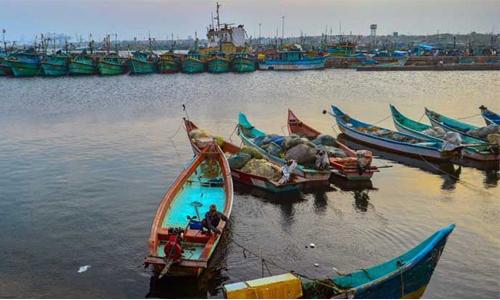 ഗജ ചുഴലിക്കാറ്റ് ; കനത്ത മഴക്ക് സാധ്യത : ജാഗ്രതാ നിര്‍ദേശം നല്‍കി