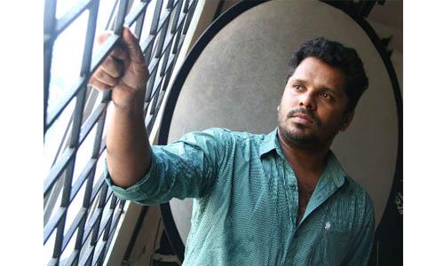 മഹാരാജാസ് പ്രിന്സിപ്പലിന് ആഷിഖ് അബുവിന്റെ മറുപടി മഹാരാജാസ് പ്രിന്സിപ്പലിന് ആഷിഖ് അബുവിന്റെ മറുപടി