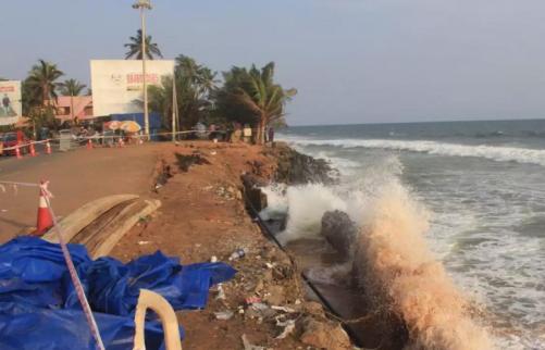 കടൽക്ഷോഭം രൂക്ഷം: ശംഖുമുഖത്ത് കർക്കിടക വാവ് ബലിതർപ്പണത്തിന് നിയന്ത്രണം      