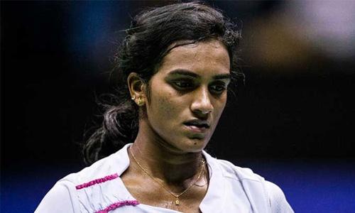 വി­മാ­നയാ­ത്രക്കി­ടെ­ സ്റ്റാഫ് അപമര്യാ­ദയാ­യി­ പെരു­മാ­റി­: സി­ന്ധു­