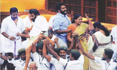 നിയമസഭയിലെ കയ്യാങ്കളി കേസ് പിൻവലിക്കാതെ സർക്കാർ നിയമസഭയിലെ കയ്യാങ്കളി കേസ് പിൻവലിക്കാതെ സർക്കാർ