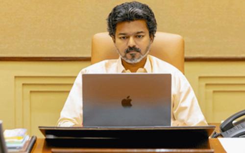 നവവധുവിന് ഒരു പവനും പട്ടുസാരിയും ; വമ്പന്‍ പ്രഖ്യാപനങ്ങളുമായി ടിവികെയുടെ ആദ്യ ബജറ്റ്