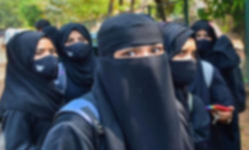ഹിജാബ് വിഷയം: സുപ്രിംകോടതിയിൽ വീണ്ടും ഹർജി ഹിജാബ് വിഷയം: സുപ്രിംകോടതിയിൽ വീണ്ടും ഹർജി