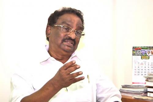 അൻവറിന്റേത് രാഷ്ട്രീയ ആത്മഹത്യ; കേരളത്തിൽ പുല്ല് വിലയായിരിക്കും: എ.കെ ബാലൻ അൻവറിന്റേത് രാഷ്ട്രീയ ആത്മഹത്യ; കേരളത്തിൽ പുല്ല് വിലയായിരിക്കും: എ.കെ ബാലൻ