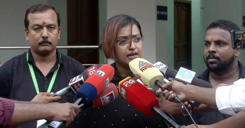 രാഷ്ട്രീയ അജണ്ട ഇല്ല; പറഞ്ഞതിൽ ഉറച്ചു നിൽക്കുന്നതായി സ്വപ്ന സുരേഷ് രാഷ്ട്രീയ അജണ്ട ഇല്ല; പറഞ്ഞതിൽ ഉറച്ചു നിൽക്കുന്നതായി സ്വപ്ന സുരേഷ്