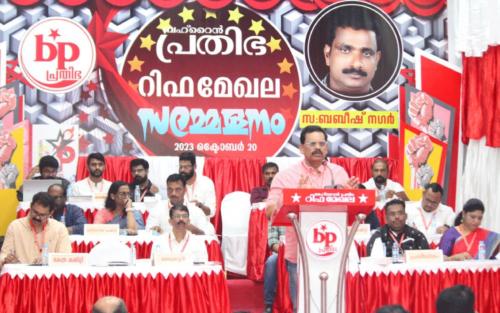 ഗൾഫ് രാജ്യങ്ങളിൽ പി.എസ്.സി പരീക്ഷ സെന്ററുകൾ അനുവദിക്കണമെന്ന് ആവശ്യം ഗൾഫ് രാജ്യങ്ങളിൽ പി.എസ്.സി പരീക്ഷ സെന്ററുകൾ അനുവദിക്കണമെന്ന് ആവശ്യം