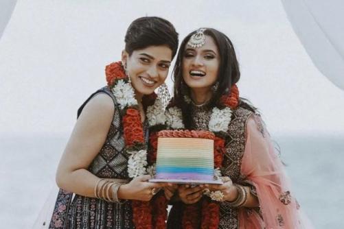 നിരന്തര ശല്യം; യുവാവിനെതിരെ പൊലീസിൽ പരാതി നൽകി ആദിലയും നൂറയും