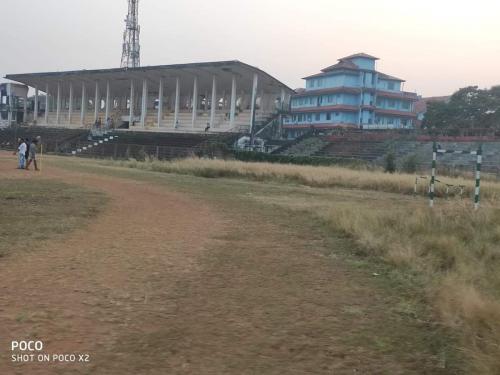 ജവഹർ സ്റ്റേഡിയം മലിനമാക്കിയതിന് സി.പി.എമ്മിന് കണ്ണൂർ കോർപറേഷൻ 47,000 രൂപ പിഴ ചുമത്തി ജവഹർ സ്റ്റേഡിയം മലിനമാക്കിയതിന് സി.പി.എമ്മിന് കണ്ണൂർ കോർപറേഷൻ 47,000 രൂപ പിഴ ചുമത്തി