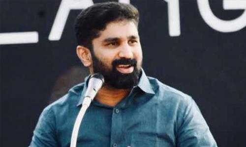 കെ­ൽ­പ്പു­ള്ള മാ­ധ്യമ, സാംസ്കാ­രി­ക മാ­ണി­ക്യങ്ങൾ ഇവി­ടെ­ ജീ­വി­ച്ചി­രി­പ്പു­ണ്ടോയെന്ന് വി­.ടി­ ബൽറാം