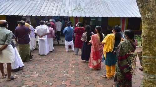 തദ്ദേശ തെരഞ്ഞെടുപ്പ് രണ്ടാംഘട്ടത്തിലും മികച്ച പോളിംഗ്