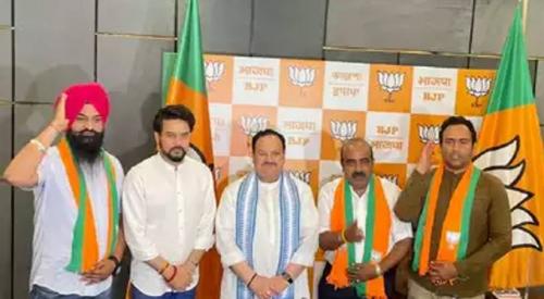 ഹിമാചൽ പ്രദേശ് ആം ആദ്മി പാർട്ടി സംസ്ഥാന അധ്യക്ഷൻ ബിജെപിയിൽ ചേർന്നു