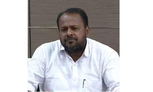 ജോസ് വള്ളൂരിനോടും യുഡിഎഫ് ജില്ലാ ചെയര്മാൻ വിൻസന്റിനോടും രാജിവെക്കാൻ നിര്ദ്ദേശം ജോസ് വള്ളൂരിനോടും യുഡിഎഫ് ജില്ലാ ചെയര്മാൻ വിൻസന്റിനോടും രാജിവെക്കാൻ നിര്ദ്ദേശം