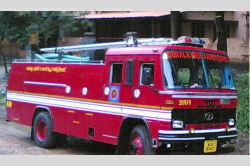 തമ്പാനൂർ ഹോട്ടൽ ഹൈലാൻഡിൽ തീപിടിത്തം; ആളുകളെ ഒഴിപ്പിച്ചു, വൻ ദുരന്തം ഒഴിവായി