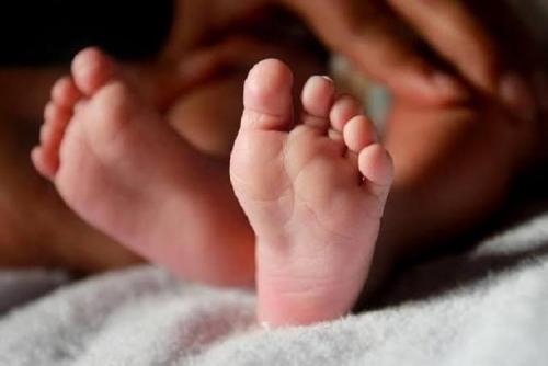 നാല് മാസം പ്രായമുള്ള കുഞ്ഞിന്റെ മരണം കൊലപാതകം; അമ്മ കസ്റ്റഡിയിൽ നാല് മാസം പ്രായമുള്ള കുഞ്ഞിന്റെ മരണം കൊലപാതകം; അമ്മ കസ്റ്റഡിയിൽ
