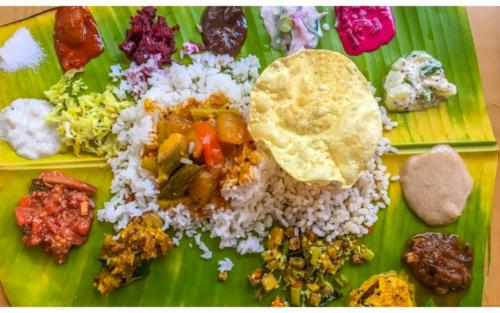 വിവാഹപ്പന്തലിൽ 'പട്ടിണി സദ്യ'; വഞ്ചിച്ച കേറ്ററിംഗ് സംഘത്തിനെതിരെ വ്യാപക പ്രതിഷേധം!