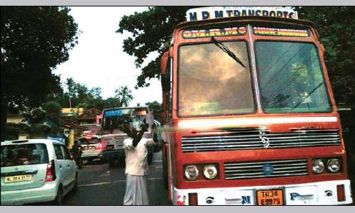 ചരക്ക് സേവന നികുതിയുടെ ആദ്യദിനം അമരവിള ചെക്ക് പോസ്റ്റ് കടന്നത് അന്പതിൽ താഴെ ചരക്കുവാഹനങ്ങൾ ചരക്ക് സേവന നികുതിയുടെ ആദ്യദിനം അമരവിള ചെക്ക് പോസ്റ്റ് കടന്നത് അന്പതിൽ താഴെ ചരക്കുവാഹനങ്ങൾ