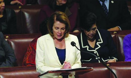 യു­.എസ് പ്രതി­നി­ധി­ സഭയിൽ എട്ട്­ മണി­ക്കൂർ പ്രസംഗി­ച്ച് പെ­ലോ­സി­ റി­ക്കാ­ർ­ഡി­ട്ടു­