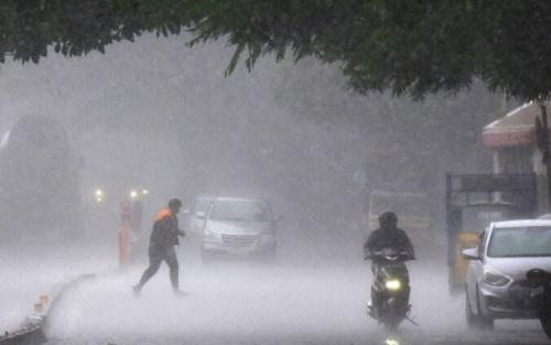 ഇടിമിന്നലും കാറ്റോടും കൂടിയ മഴ തുടരും; 9 ജില്ലകളിൽ യല്ലോ അലേർട്ട്