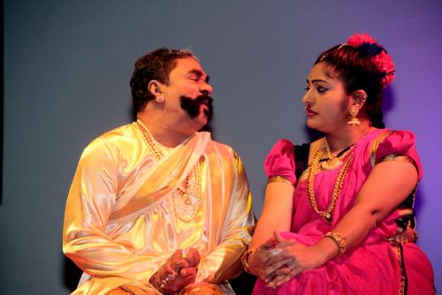 വാസവദത്തയുടെ ജീവിതക്കാഴ്ച്ചയിലൂടെ 'സമയമായോ സഖി'