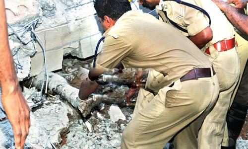 താനും അനാര്ക്കലിയും, നിരപരാധികൾ: കരാറുകാരന് കൃഷ്ണന് കുട്ടി താനും അനാര്ക്കലിയും, നിരപരാധികൾ: കരാറുകാരന് കൃഷ്ണന് കുട്ടി