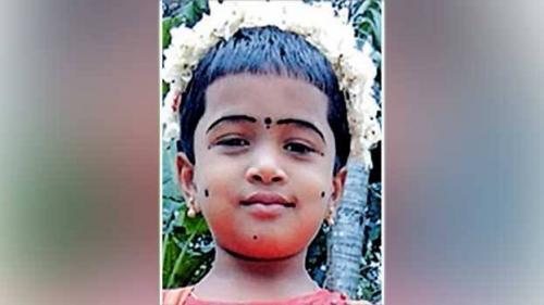 മദ്യപാനിയായ പിതാവിനെ ഭയന്ന് രാത്രി തോട്ടത്തിലൊളിച്ച നാലുവയസുകാരി പാമ്പുകടിയേറ്റ് മരിച്ചു മദ്യപാനിയായ പിതാവിനെ ഭയന്ന് രാത്രി തോട്ടത്തിലൊളിച്ച നാലുവയസുകാരി പാമ്പുകടിയേറ്റ് മരിച്ചു