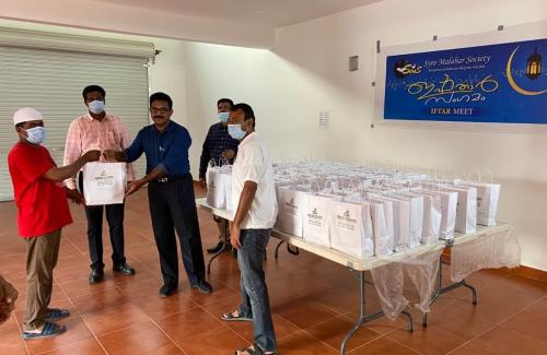 സീറോ മലബാർ സൊസൈറ്റി ഇഫ്താർ കിറ്റ് വിതരണം ചെയ്തു