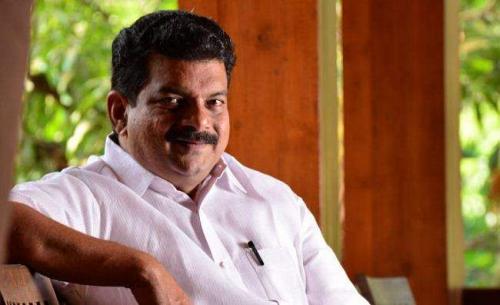 സമ്പൂര്ണ്ണ കേസ് ഡയറി ഹാജരാക്കണം', പിവി അൻവർ പ്രതിയായ ക്രഷര് തട്ടിപ്പ് കേസിൽ കോടതി സമ്പൂര്ണ്ണ കേസ് ഡയറി ഹാജരാക്കണം', പിവി അൻവർ പ്രതിയായ ക്രഷര് തട്ടിപ്പ് കേസിൽ കോടതി