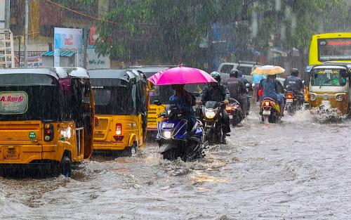 ചെന്നൈയിൽ മേഘവിസ്ഫോടനത്തിന് സമാനമായ കനത്ത മഴ; വിമാന സർവീസുകൾ തടസ്സപ്പെട്ടു