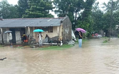 രാജ്യത്ത് 17 സംസ്ഥാനങ്ങളിൽ കനത്ത മഴയ്ക്കും കാറ്റിനും സാധ്യത: കേന്ദ്ര കാലാവസ്ഥാ നിരീക്ഷണ കേന്ദ്രത്തിന്റെ ജാഗ്രതാ നിർദേശം