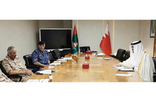 ബഹ്‌റൈൻ ഡിഫൻസ് ഫോഴ്‌സ് കമാൻഡർ ഇൻ ചീഫും പ്രധാനമന്ത്രിയുടെ ഓഫീസ് മന്ത്രിയും കൂടിക്കാഴ്ച നടത്തി