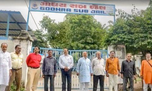 ബിൽക്കിസ് ബാനോ കേസ്: പ്രതികൾ കീഴടങ്ങി ബിൽക്കിസ് ബാനോ കേസ്: പ്രതികൾ കീഴടങ്ങി