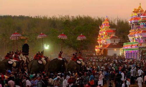 ഉത്രാളിക്കാവ് പൂരം വെടിക്കെട്ടിന് അനുമതി ഉത്രാളിക്കാവ് പൂരം വെടിക്കെട്ടിന് അനുമതി