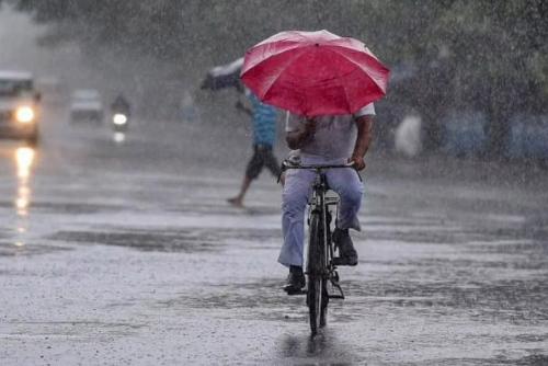 സംസ്ഥാനത്ത് കനത്ത മഴ തുടുരും; ഏഴ് ജില്ലകളിൽ ഓറഞ്ച് അലർട്ട് സംസ്ഥാനത്ത് കനത്ത മഴ തുടുരും; ഏഴ് ജില്ലകളിൽ ഓറഞ്ച് അലർട്ട്
