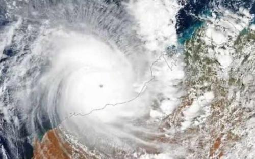 മോക്ക ചുഴലിക്കാറ്റ് രൂപപ്പെടുന്നു: ഇടിമിന്നലോട് കൂടിയ മഴക്ക് സാധ്യത; മൂന്ന് ജില്ലകളിൽ യെല്ലോ അലേർട്ട് മോക്ക ചുഴലിക്കാറ്റ് രൂപപ്പെടുന്നു: ഇടിമിന്നലോട് കൂടിയ മഴക്ക് സാധ്യത; മൂന്ന് ജില്ലകളിൽ യെല്ലോ അലേർട്ട്