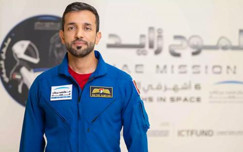 അറബ് ലോകത്തെ ആദ്യ ദീർഘകാല ബഹിരാകാശ സഞ്ചാരിയെന്ന നേട്ടം സ്വന്തമാക്കി സുൽത്താൻ നിയാദി ഭൂമിയിലിറങ്ങി അറബ് ലോകത്തെ ആദ്യ ദീർഘകാല ബഹിരാകാശ സഞ്ചാരിയെന്ന നേട്ടം സ്വന്തമാക്കി സുൽത്താൻ നിയാദി ഭൂമിയിലിറങ്ങി