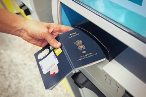 ഇന്ത്യൻ പാസ്‌പോർട്ട്-വിസ സേവന കരാർ റദ്ദാക്കിയതിനെതിരെ കേന്ദ്രം സുപ്രീം കോടതിയിൽ
