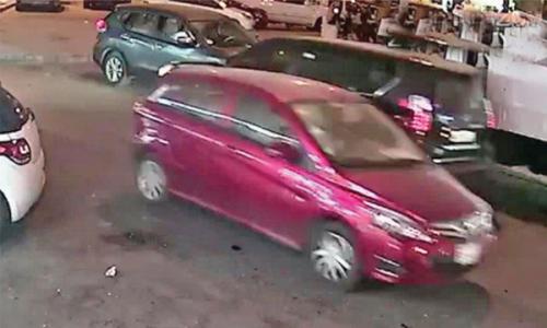 പെൺകുട്ടിയെ തട്ടിക്കൊണ്ടുപോയി വിട്ടയച്ചു : പ്രതി കുറ്റം സമ്മതിച്ചു പെൺകുട്ടിയെ തട്ടിക്കൊണ്ടുപോയി വിട്ടയച്ചു : പ്രതി കുറ്റം സമ്മതിച്ചു