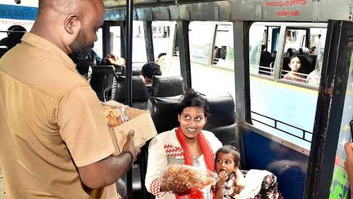 റൂട്ടിലെ ഓട്ടം നിർത്തി; ഇനി അച്ചപ്പവും കുഴലപ്പവും! മന്ത്രിയുടെ ഉപദേശത്തിന് ബസ് ജീവനക്കാരുടെ 'ക്രിസ്പി' മറുപടി