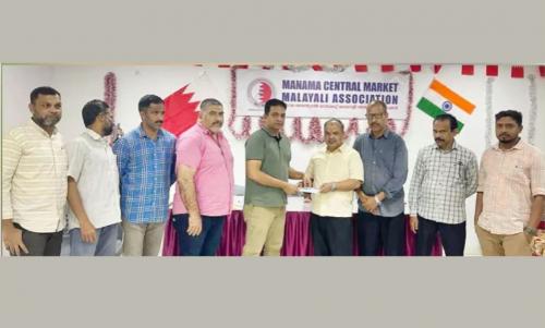 ഗുരുതര അസുഖം ബാധിച്ച് ചികിത്സയിലുള്ള പ്രവാസിക്ക് ധനസഹായവും വിമാനടിക്കറ്റും നൽകി ഗുരുതര അസുഖം ബാധിച്ച് ചികിത്സയിലുള്ള പ്രവാസിക്ക് ധനസഹായവും വിമാനടിക്കറ്റും നൽകി