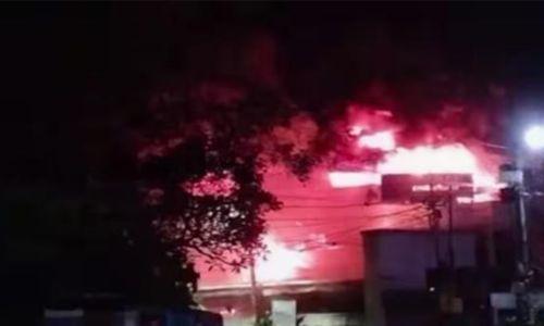 തിരുവനന്തപുരം നഗരത്തിൽ വൻ തീപിടിത്തം; തീ അണക്കാൻ ശ്രമം തുടരുന്നു