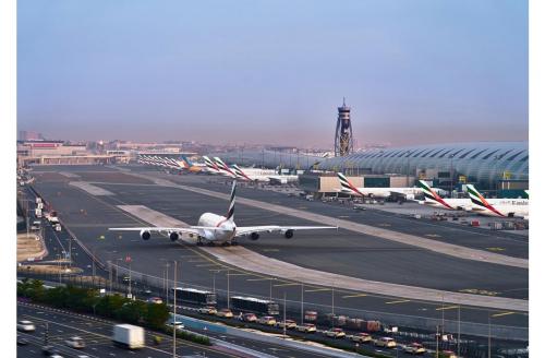 ദുബായ് വിമാനത്താവളത്തിന് സമീപം ഡ്രോൺ ആക്രമണം; ഇന്ധന ടാങ്കിലെ തീ നിയന്ത്രണവിധേയമെന്ന് യു.എ.ഇ