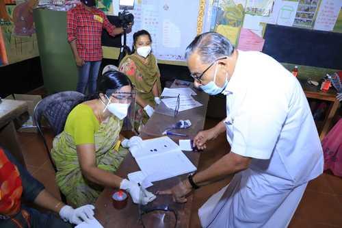 തദ്ദേശ തെരഞ്ഞെടുപ്പ് മൂന്നാംഘട്ടം: ആദ്യ മണിക്കൂര് പിന്നിടുന്പോൾ 20.04 ശതമാനം പോളിംഗ് തദ്ദേശ തെരഞ്ഞെടുപ്പ് മൂന്നാംഘട്ടം: ആദ്യ മണിക്കൂര് പിന്നിടുന്പോൾ 20.04 ശതമാനം പോളിംഗ്