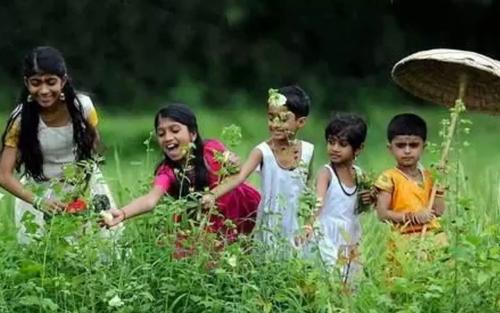 അത്തം പിറന്നു; മലയാളി ഓണാവേശത്തിലേക്ക്