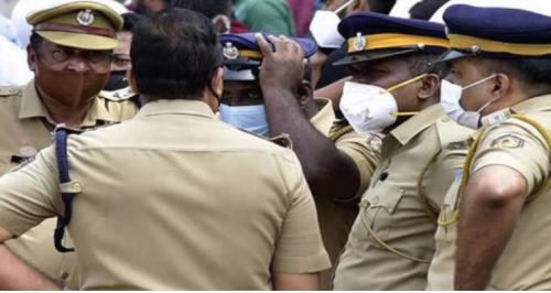 മേയറുടെ മുറിക്ക് തീപിടിച്ചു: ഫയലുകളും ഫർണിച്ചറുകളും ടി.വിയും ഉൾപ്പടെ കത്തിനശിച്ചു മേയറുടെ മുറിക്ക് തീപിടിച്ചു: ഫയലുകളും ഫർണിച്ചറുകളും ടി.വിയും ഉൾപ്പടെ കത്തിനശിച്ചു