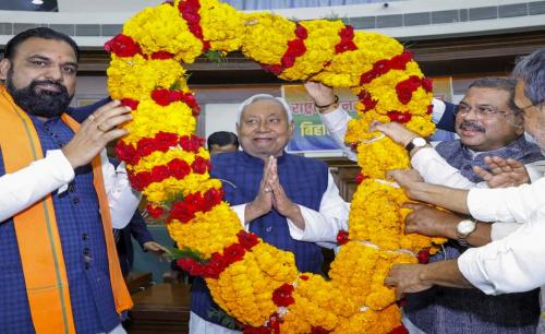 പത്താം തവണയും ബിഹാർ മുഖ്യമന്ത്രിയായി നിതീഷ് കുമാർ
