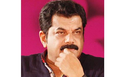 മുകേഷ് എം.എൽ.എയുടെ പരിപാടിയിൽ കരിങ്കൊടി ഭീതി മുകേഷ് എം.എൽ.എയുടെ പരിപാടിയിൽ കരിങ്കൊടി ഭീതി