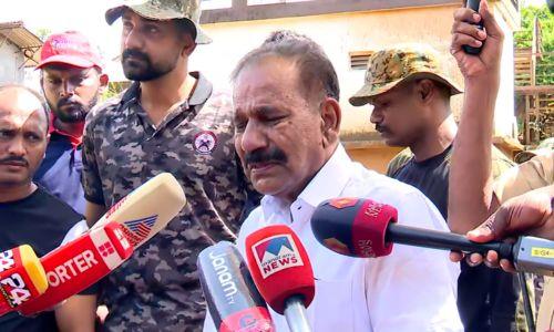 ഇങ്ങനെയൊരു കാഴ്ചയ്ക്ക് സാക്ഷിയാകേണ്ടിവരുമെന്ന് പ്രതീക്ഷിച്ചില്ല; ദുരന്തമുഖത്ത് പൊട്ടിക്കരഞ്ഞ് മന്ത്രി ഇങ്ങനെയൊരു കാഴ്ചയ്ക്ക് സാക്ഷിയാകേണ്ടിവരുമെന്ന് പ്രതീക്ഷിച്ചില്ല; ദുരന്തമുഖത്ത് പൊട്ടിക്കരഞ്ഞ് മന്ത്രി