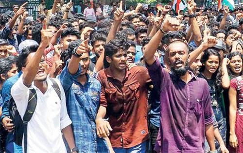 യൂണിവേഴ്സിറ്റി കോളേജിൽ‍ വിദ്യാർ‍ത്ഥിയെ കുത്തിയ കേസ്: ഒന്നാം പ്രതി പി.എസ്‌.സി പരീക്ഷയിൽ‍ ഒന്നാം റാങ്കുകാരൻ