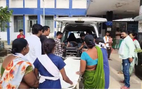 അശോക് ധാം ക്ഷേത്രത്തിൽ ബാരിക്കേഡ് തകർന്നു വീണു: തിക്കിലും തിരക്കിലും പെട്ട് ഏഴ് പേർ മരിച്ചു