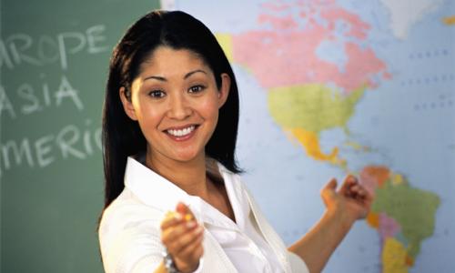 അധ്യാ­പകർ­ക്ക് വർ­ക്ക് പെ­ർ­മി­റ്റ് ഫീ­സ് : പഠനം നടത്താൻ സമി­തി­യെ­ നി­യോ­ഗി­ച്ചു­ 